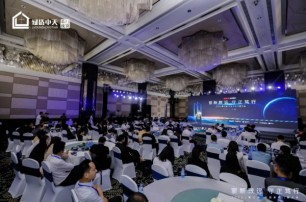 榮耀加冕，實至名歸 | 綠盾中天門窗再度斬獲三大行業重磅獎項
